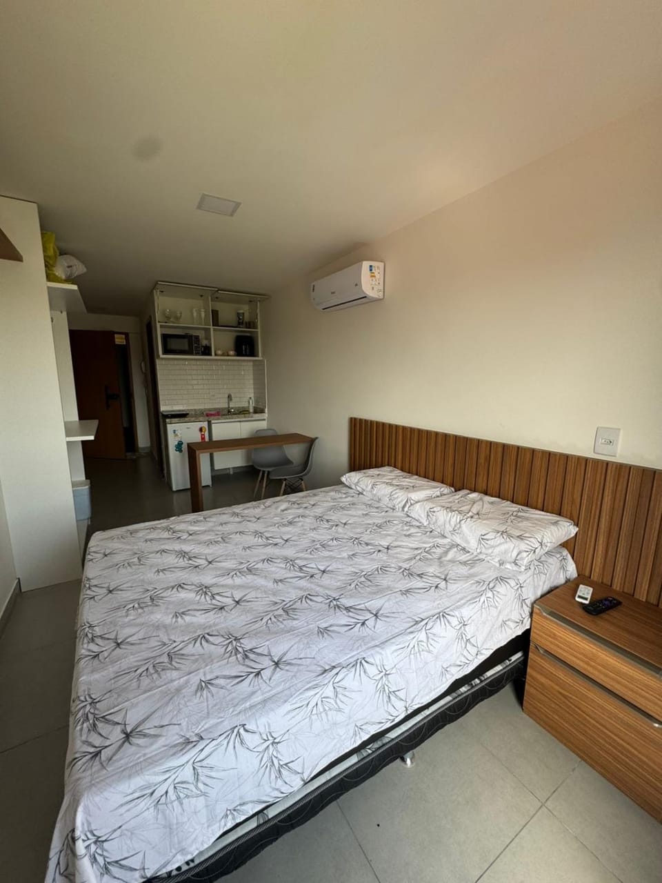 Bed, Photo of the whole room, Bedroom, air conditioner