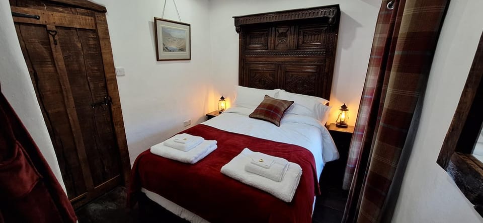 Bed, Photo of the whole room, Bedroom, towels, wardrobe