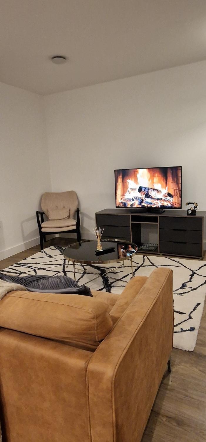 Stylish 2 Floor Penthouse Netflix & Wi-Fi Apartment in Birmingham