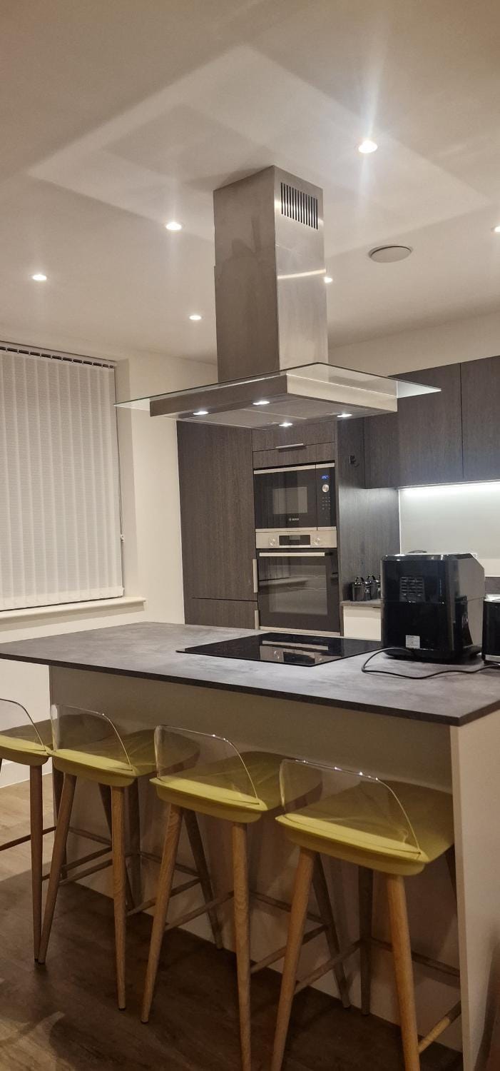 Stylish 2 Floor Penthouse Netflix & Wi-Fi Apartment in Birmingham