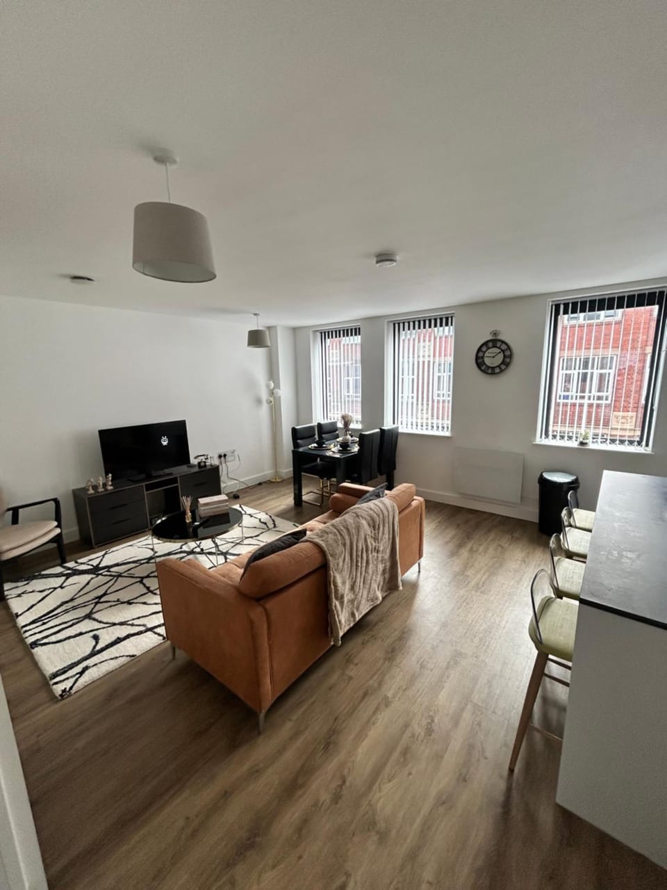 Stylish 2 Floor Penthouse Netflix & Wi-Fi Apartment in Birmingham