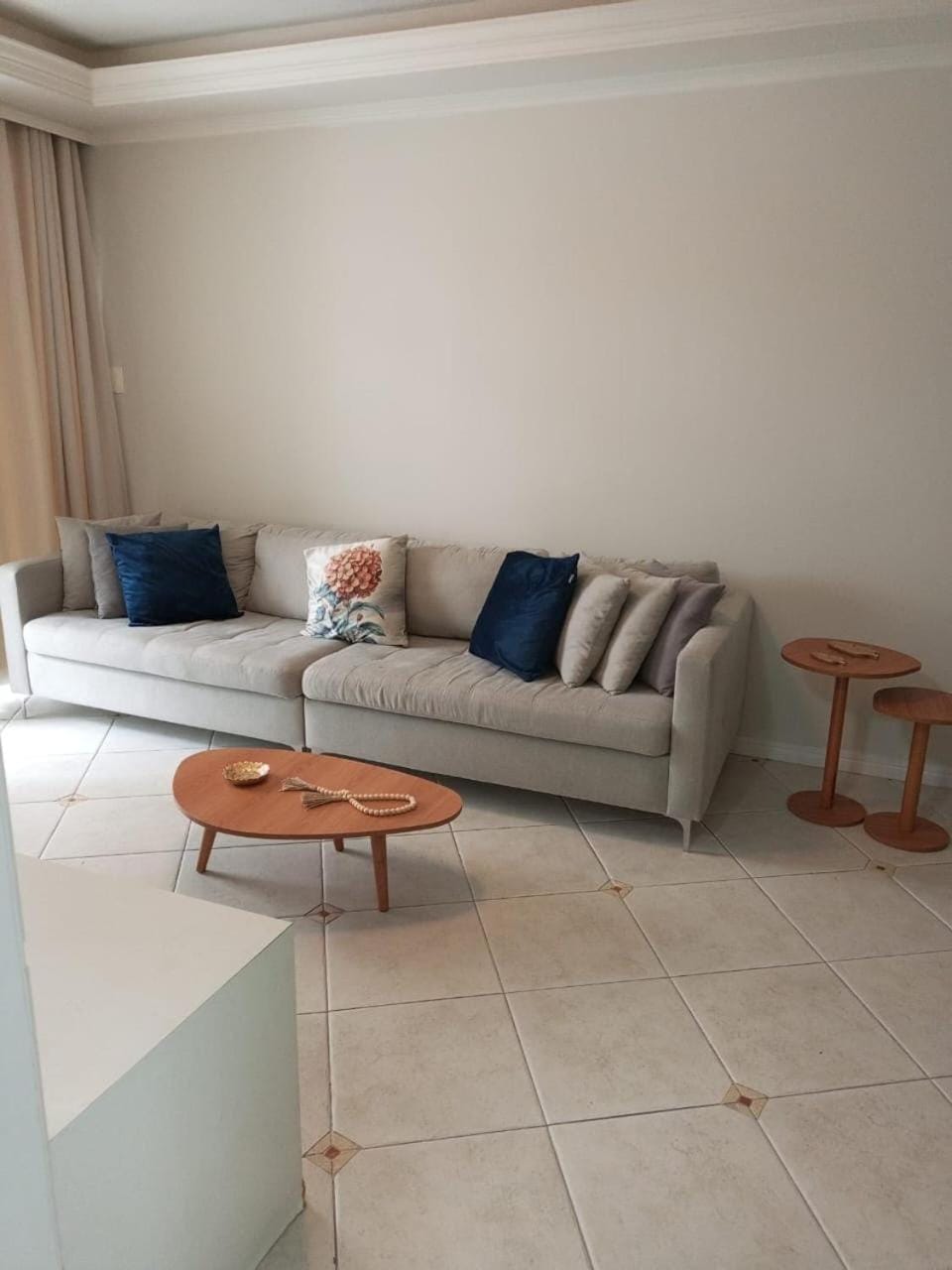 Apartamento em frente ao Shopping Atlântico, a 200 metros da praia Apartment in Camboriú