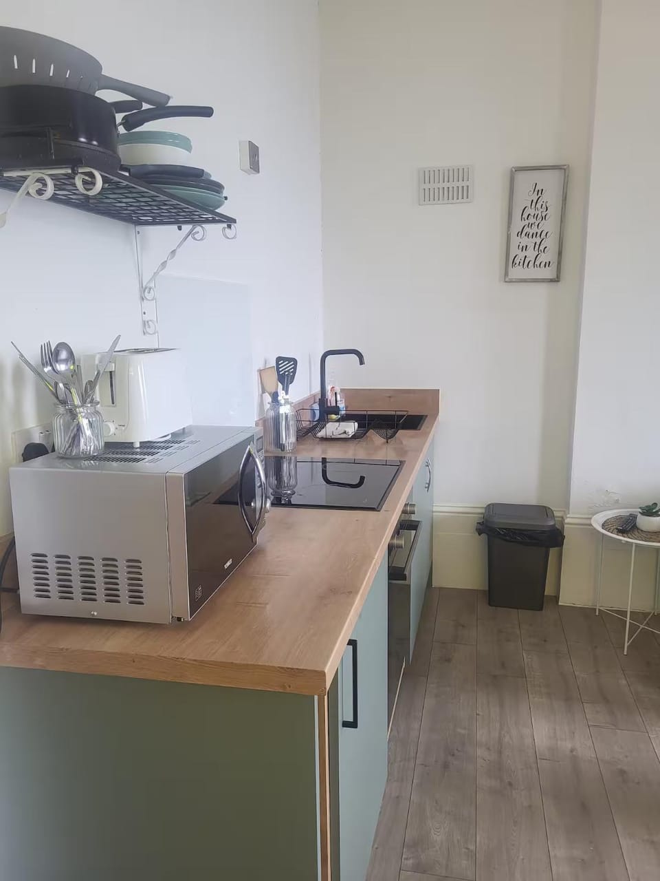 microwave, oven, stove, toaster, kitchen
