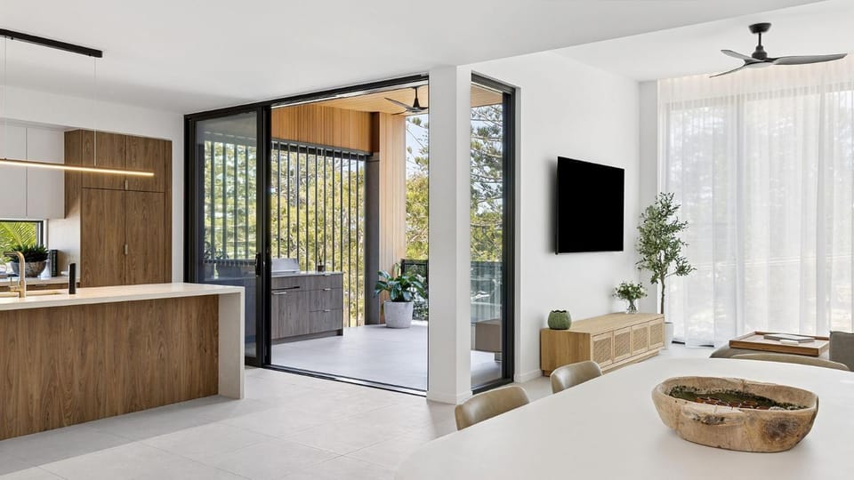 TV and multimedia, Kitchen or kitchenette, Living room, Dining area