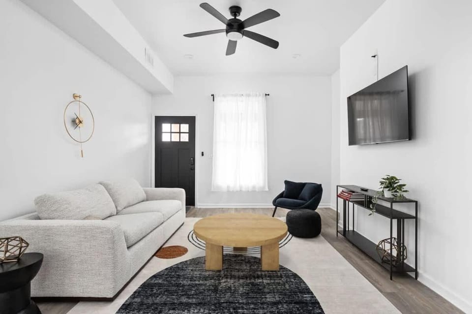 Full Duplex Retreat-Two Homes Near Eastside- Family Friendly House in Indianapolis