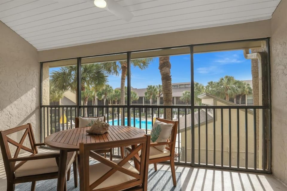 Patio, Balcony/Terrace, Pool view, Swimming pool, sunbed