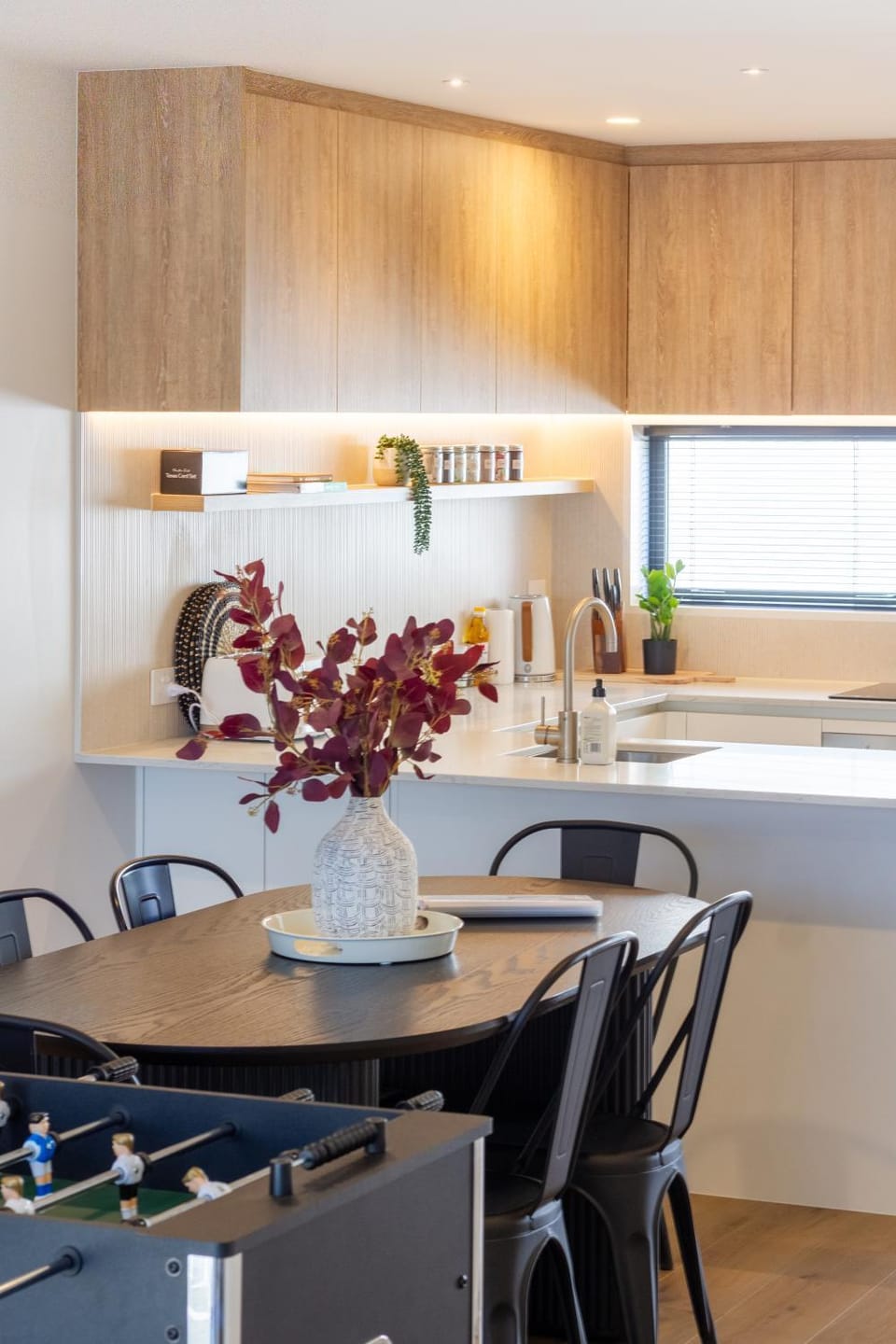 Kitchen or kitchenette, Dining area