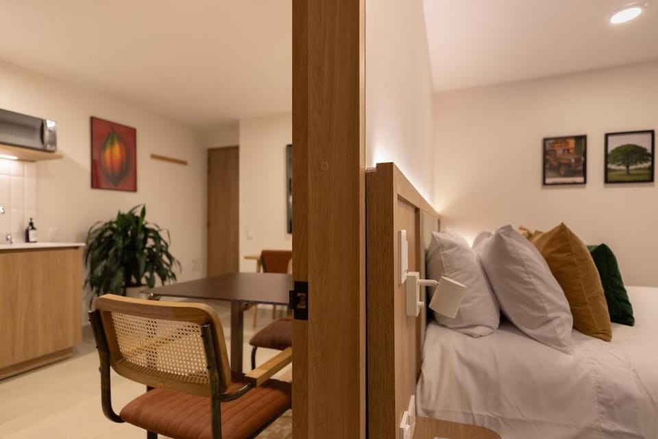 202 Modern Stay in Laureles Area Cozy Balcony AC Apartment in Medellin