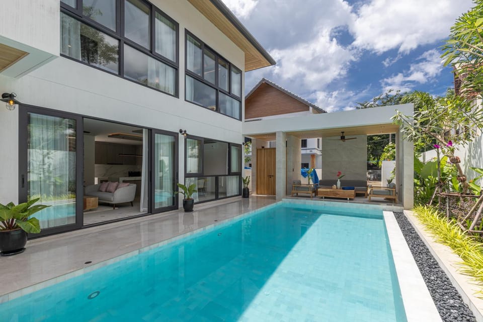 Patio, Pool view, Swimming pool