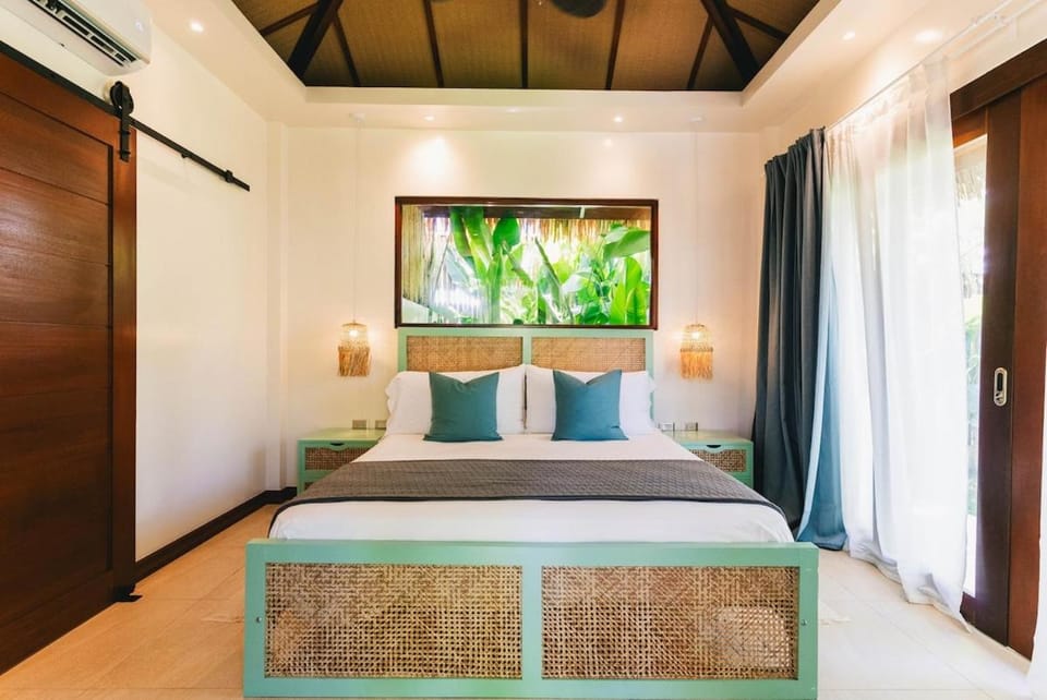 Private 3-Bedroom Swimming Pool Villa in General Luna Villa in General Luna