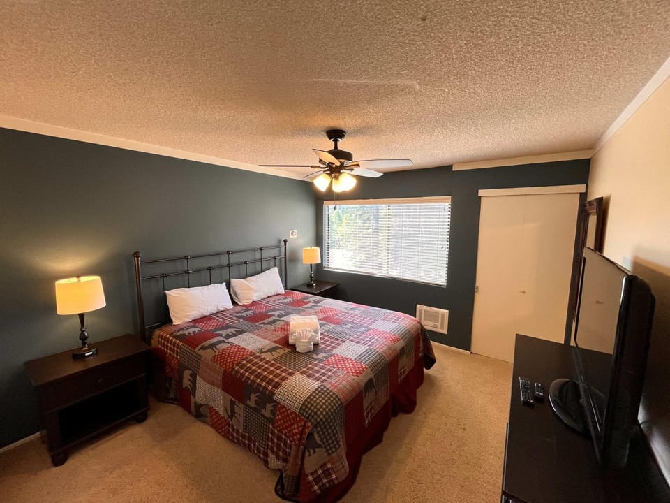 Bed, Bedroom