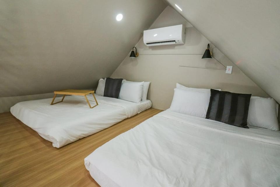 Private Villa with Pool - Intimate Celebration Villa in Quezon City