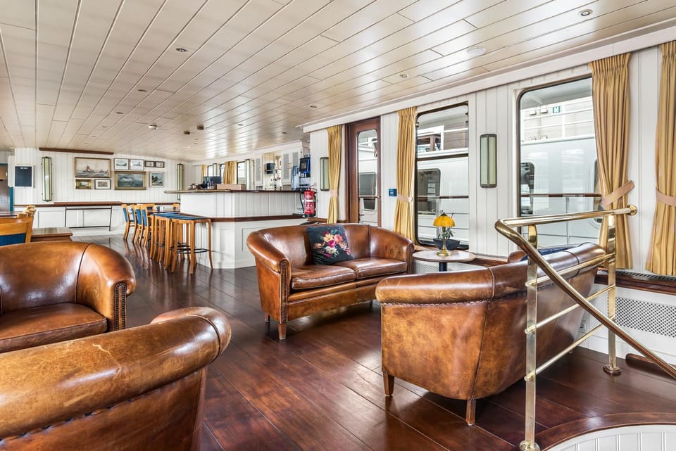 Lounge or bar