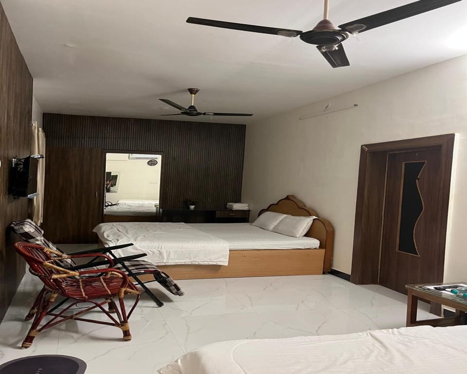 Bed, TV and multimedia