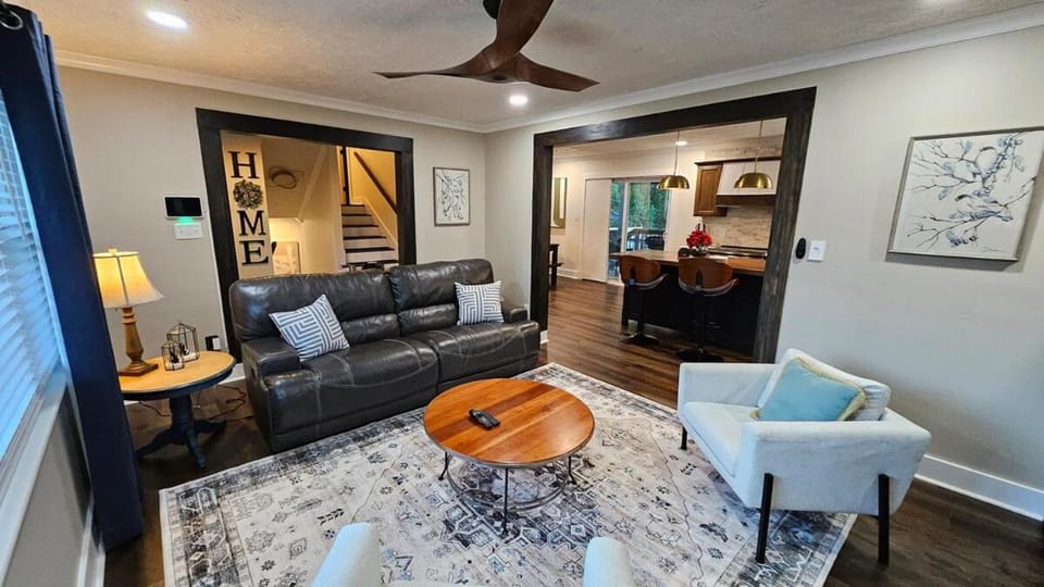 TV and multimedia, Living room, Seating area