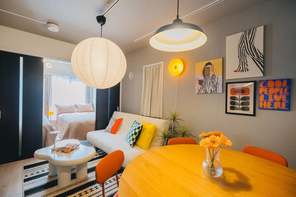 Bed, Living room, Seating area, Dining area, Bedroom