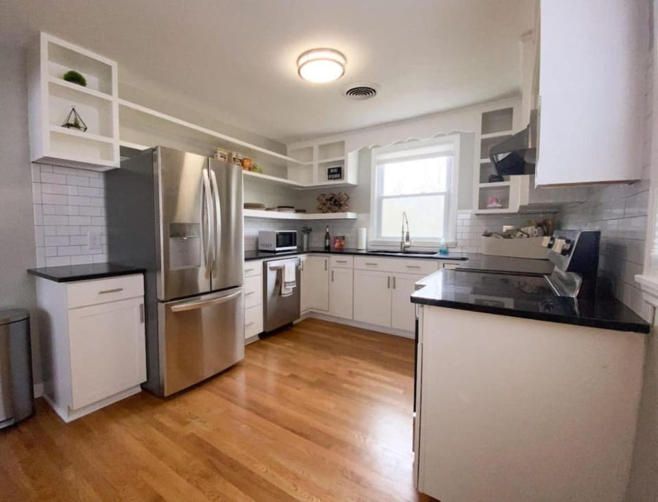 New Listing The Playhouse with Spa Games & More House in Nashville