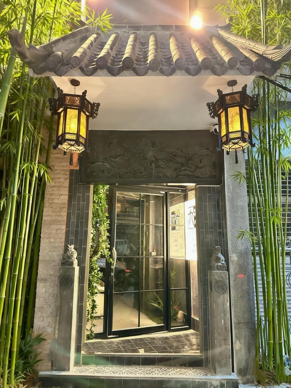 Facade/entrance