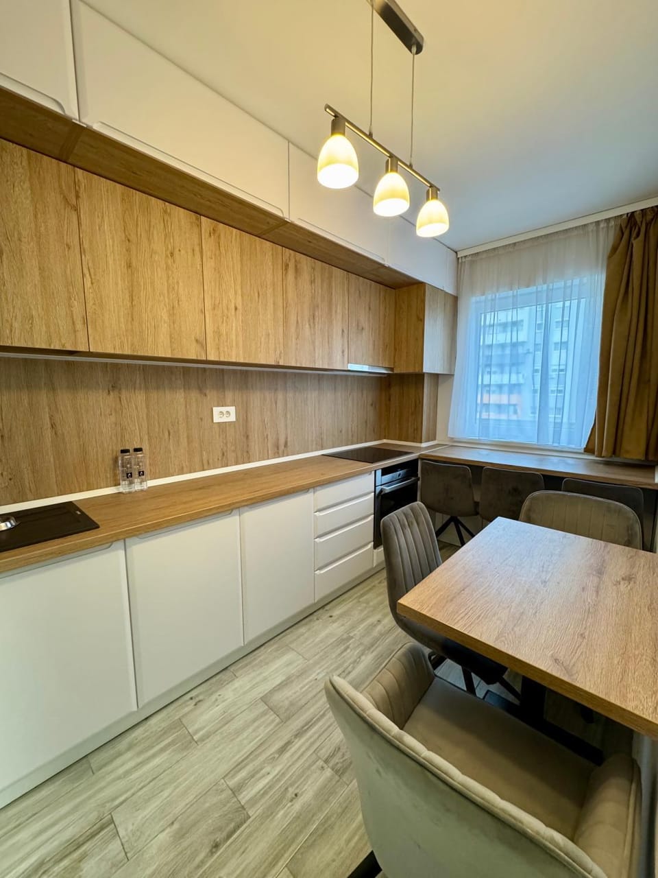 Emerald Regency Apartment in Romania
