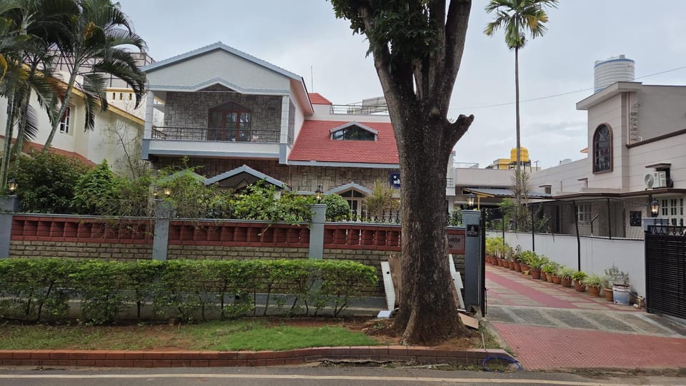 Property building, Neighbourhood, Street view