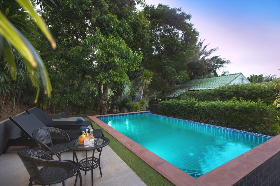 Day, Garden, Garden view, Pool view, Swimming pool, sunbed