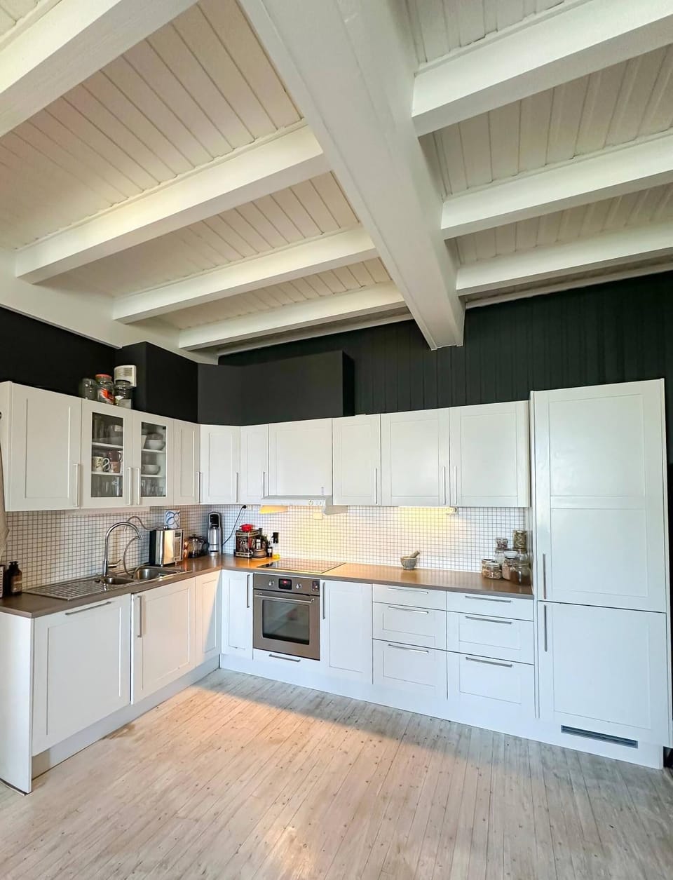microwave, oven, kitchen