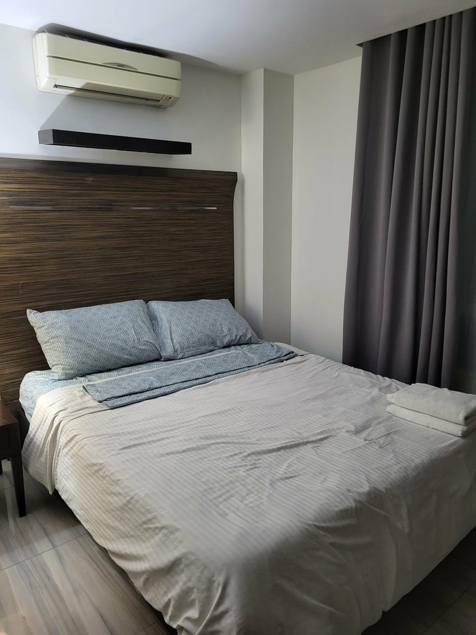 Bed, Bedroom, air conditioner