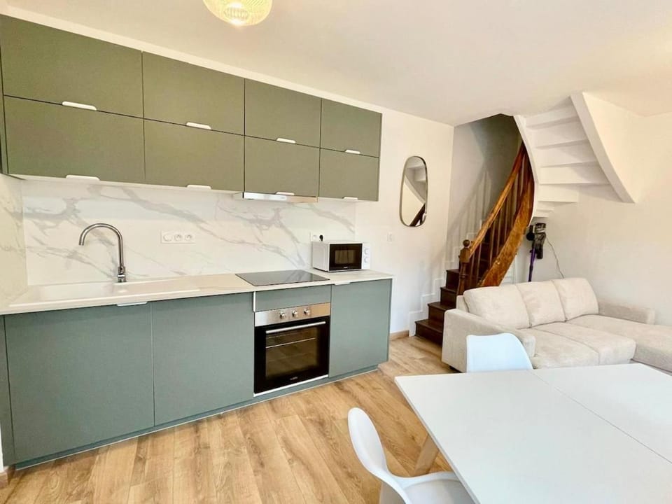 Petite Maison de ville face au château et du canal Apartment in Brittany