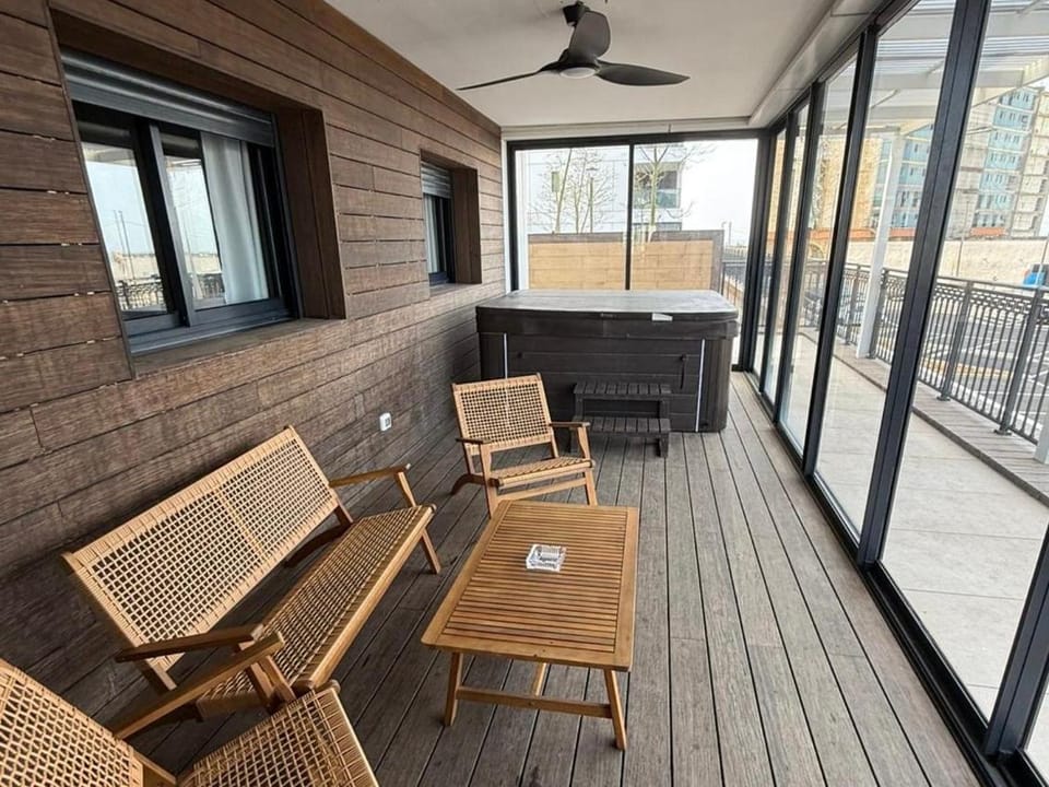 מתחם שמיים ותכלת נתניה Apartment in Netanya