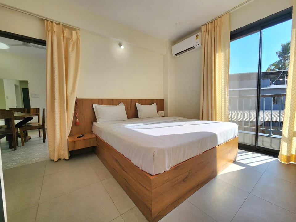 Bed, Bedroom, air conditioner
