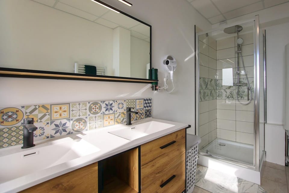 Shower, Bathroom