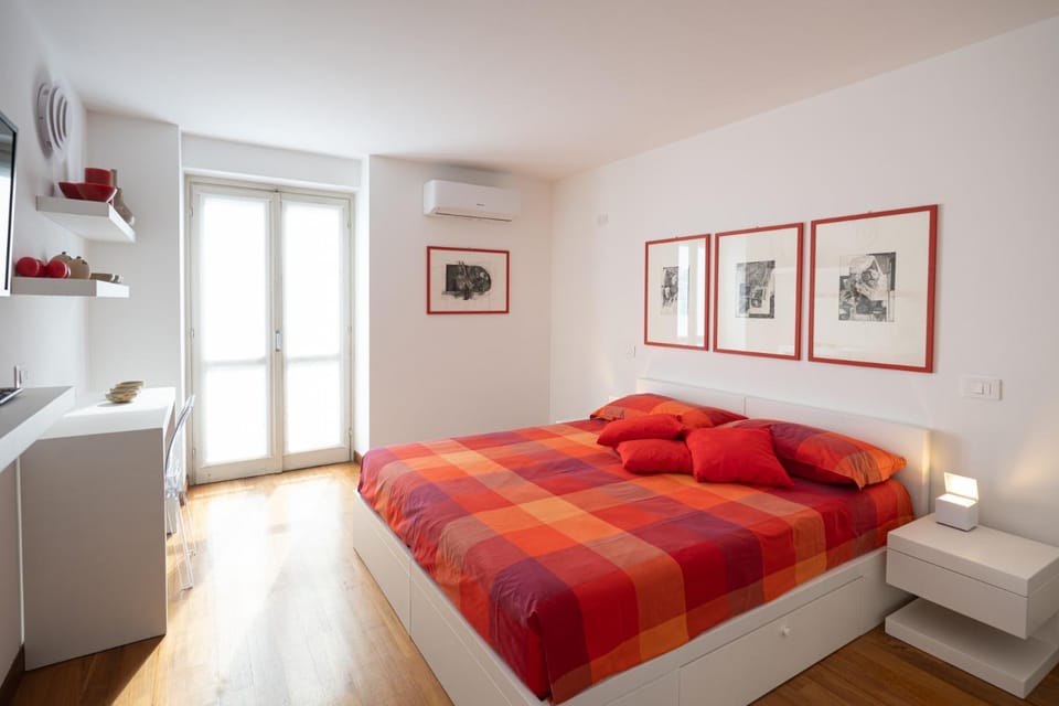 Corte sul Po – Appartamento con 2 camere | Centro Torino | Balcone romantico Apartment in Turin