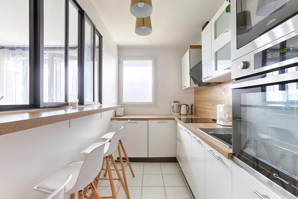 Kitchen or kitchenette, stove
