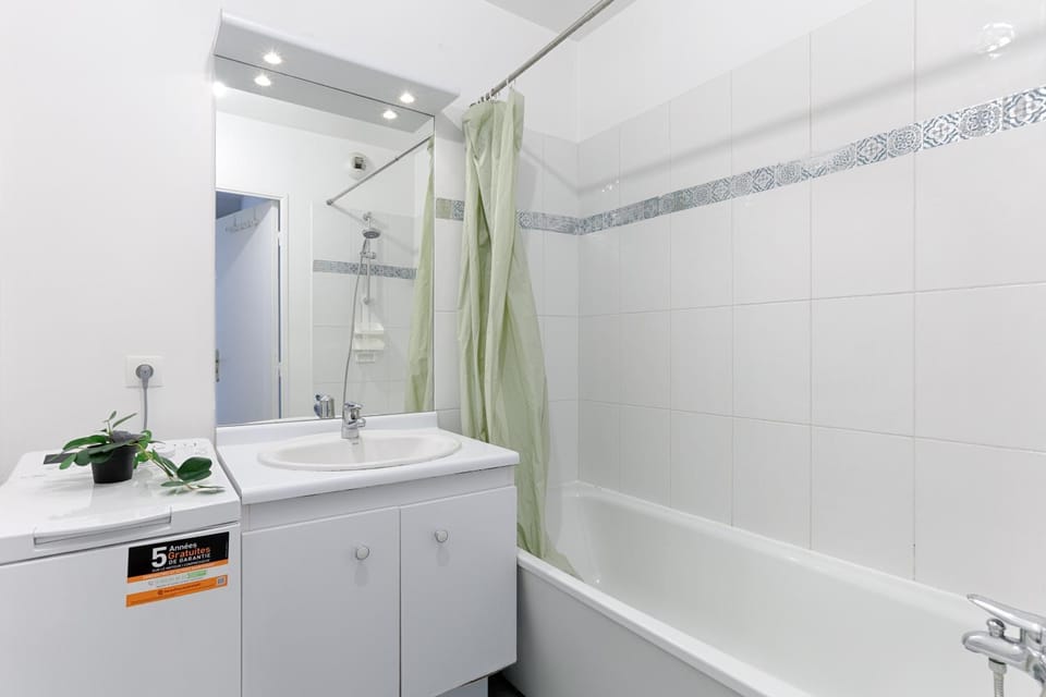 Bathroom, Bath
