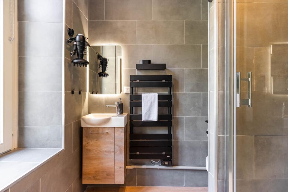 Shower, Bathroom