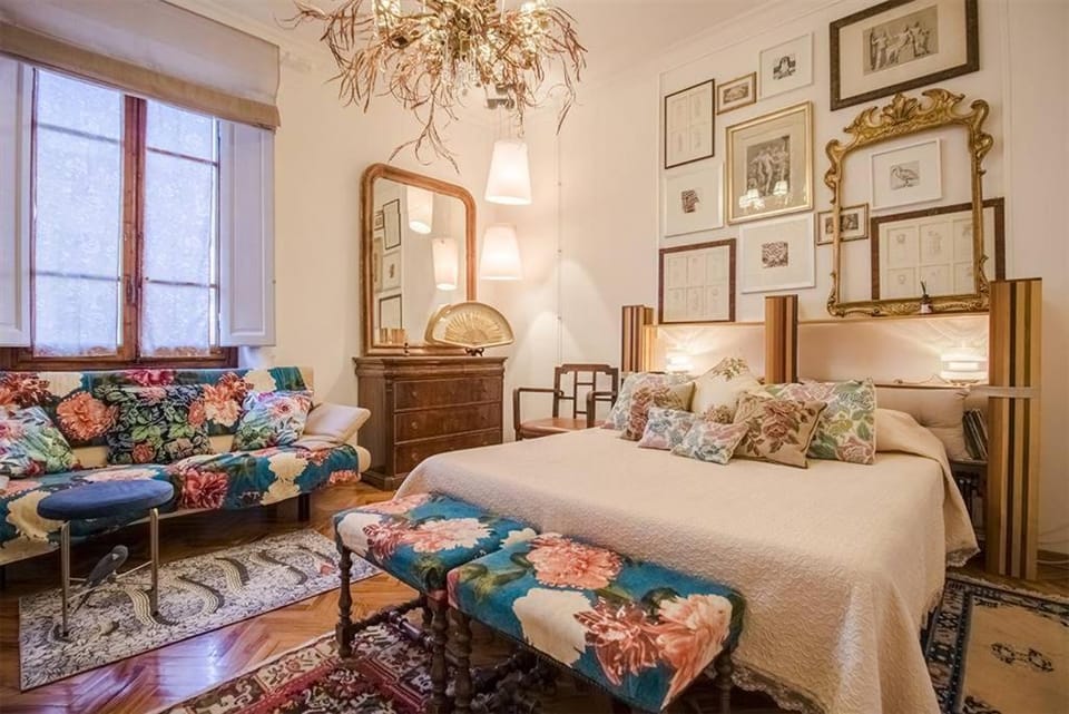 Art Suite Statuto Apartment in Florence