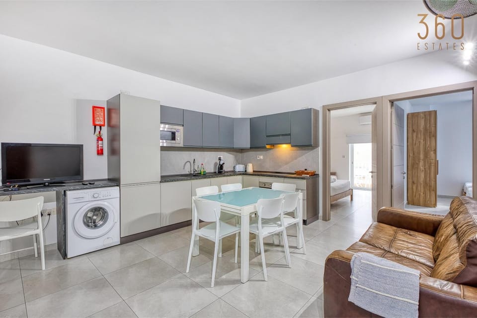 Kitchen or kitchenette, Living room, Seating area, Dining area, Evening entertainment, dishwasher, fireplace, minibar, pet friendly, stove, toaster, washing machine, dryer