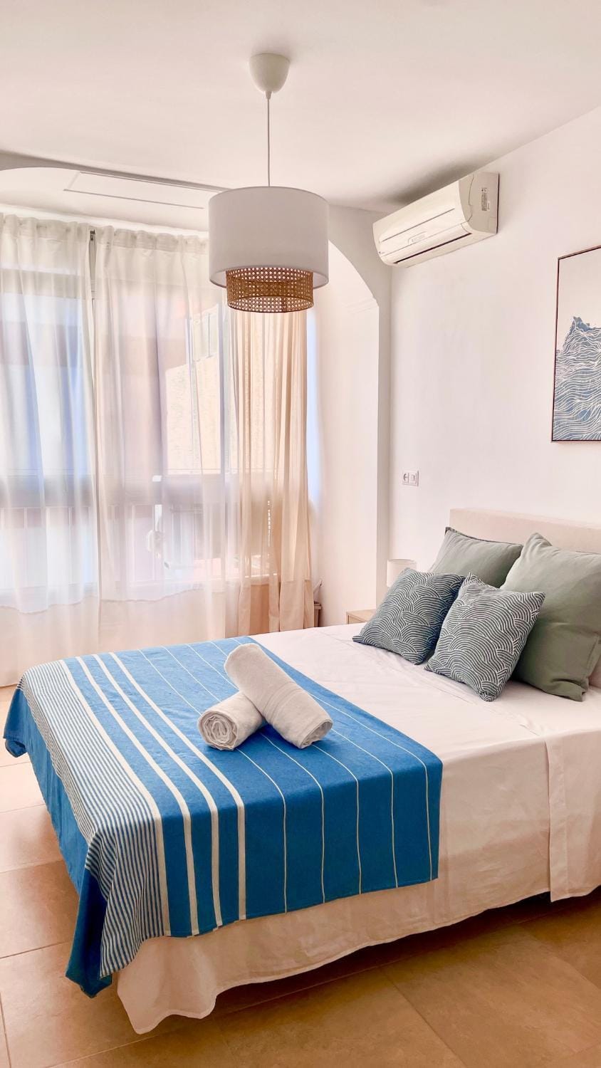 Bed, Photo of the whole room, Bedroom, towels, air conditioner