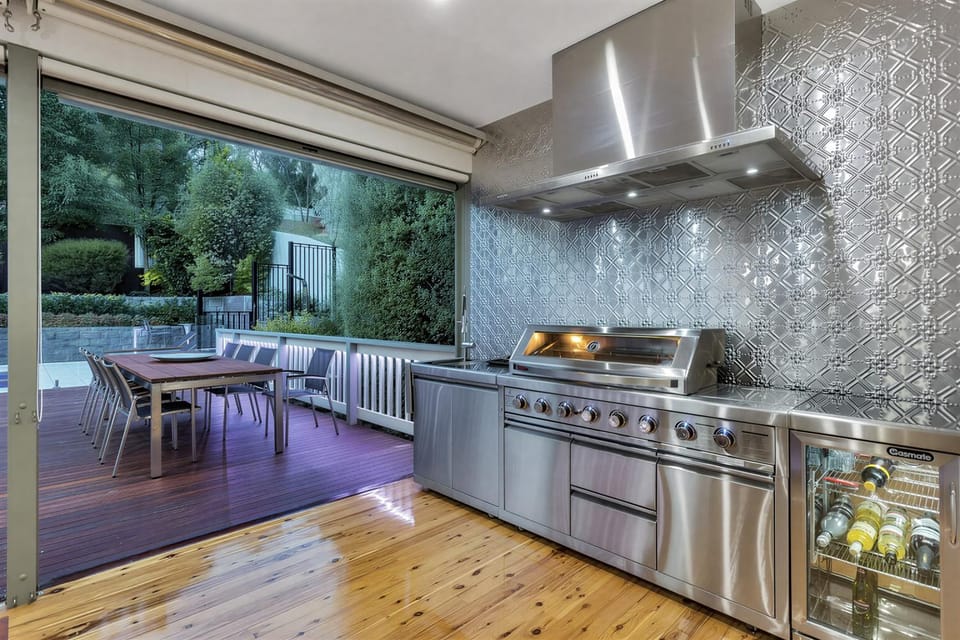 Luxury Resort Studio Apartment Retreat with Pool, Tennis & Alfresco Bed and Breakfast in Adelaide