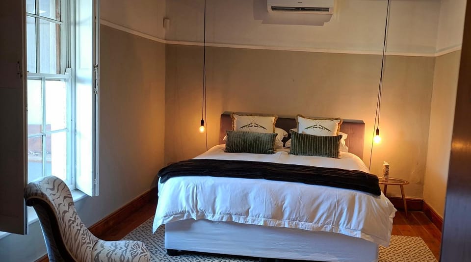 Bedroom, air conditioner