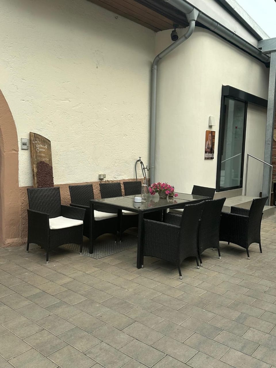 Patio, Seating area