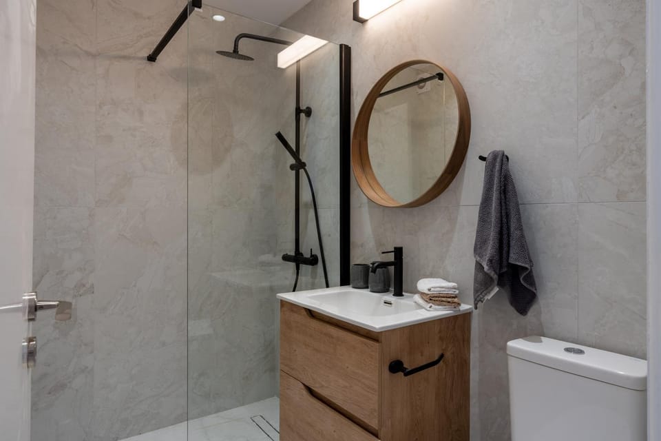 Shower, Bathroom, towels