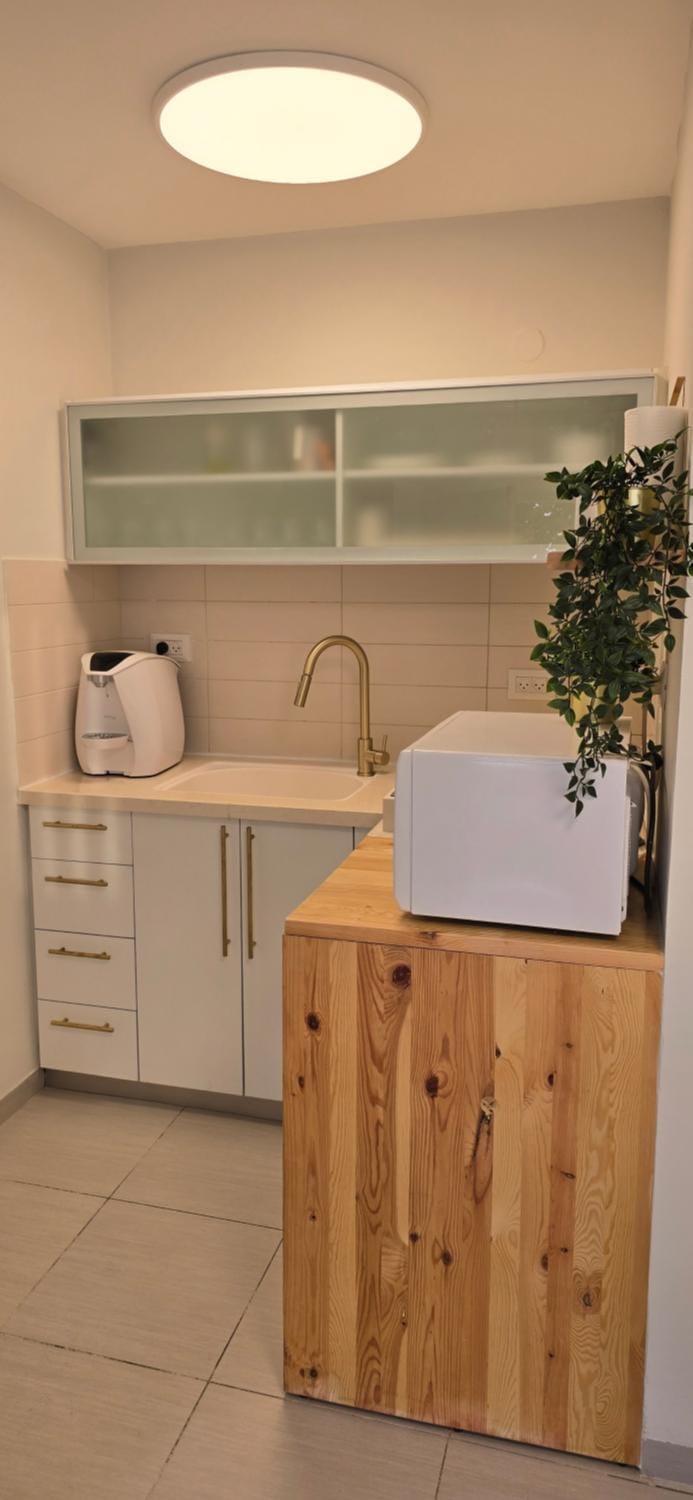 GoldSea - Boutique Seafront Studio Apartment in North District