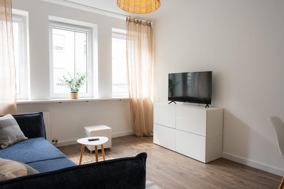 Communal lounge/ TV room, TV and multimedia, Living room, Seating area, Evening entertainment