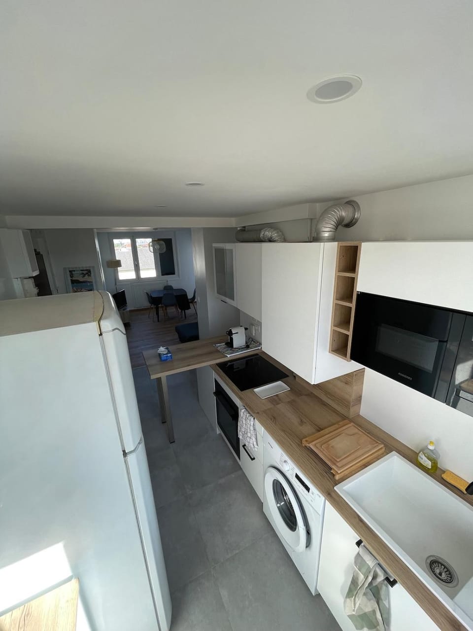 dishwasher, minibar, washing machine