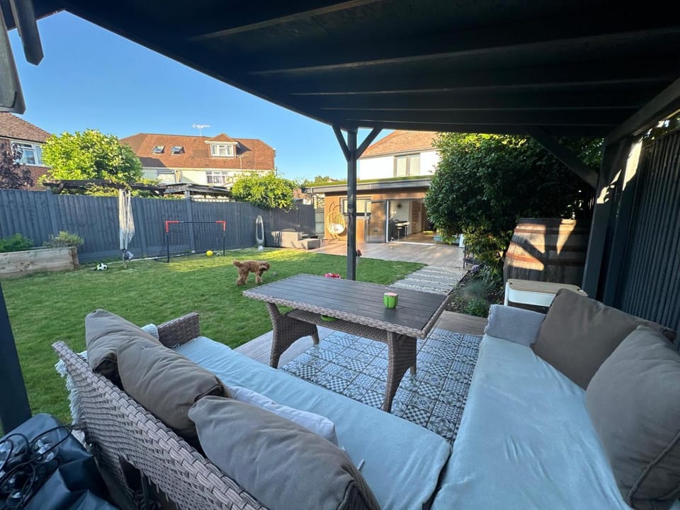 New Forest Retreat with Sauna, Gym, Cinema & Parking Apartment in New Forest District