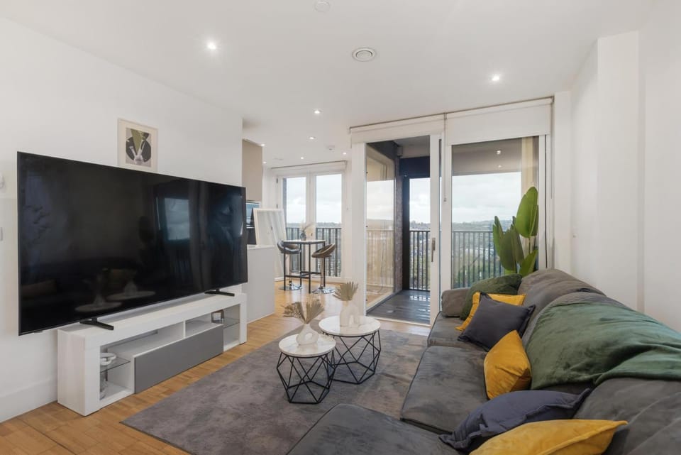 Communal lounge/ TV room, Living room, Seating area