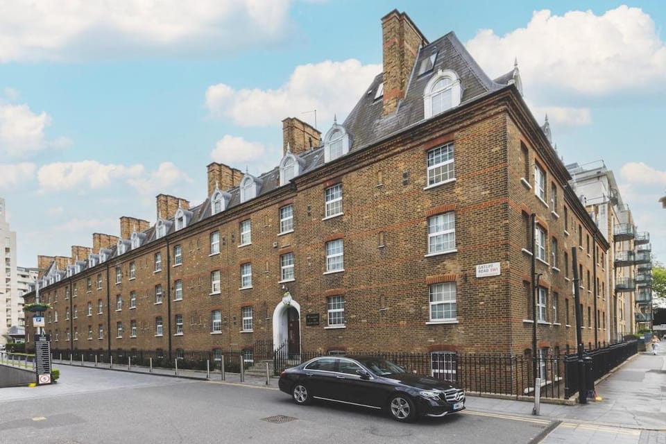 Compact & Bijou Chelsea Studio Apartment in London Borough of Croydon