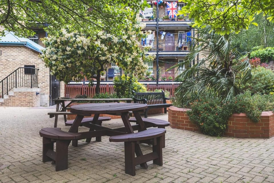 Compact & Bijou Chelsea Studio Apartment in London Borough of Croydon