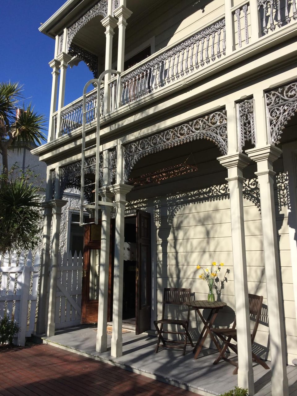 Facade/entrance